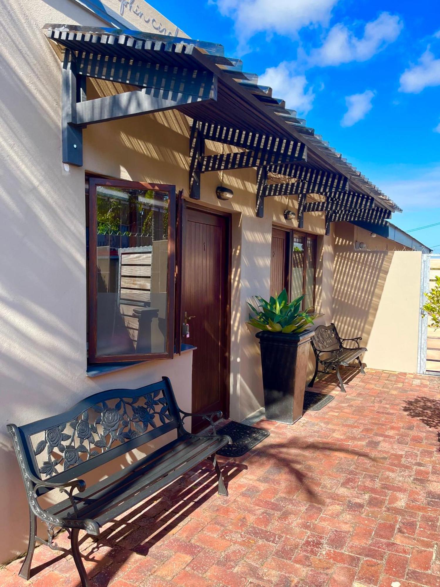 Dolphin Circle Bed And Breakfast Plettenberg Bay Ngoại thất bức ảnh